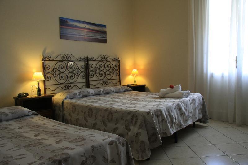 Hotel La Pineta Al Mare Форте дей Марми Екстериор снимка