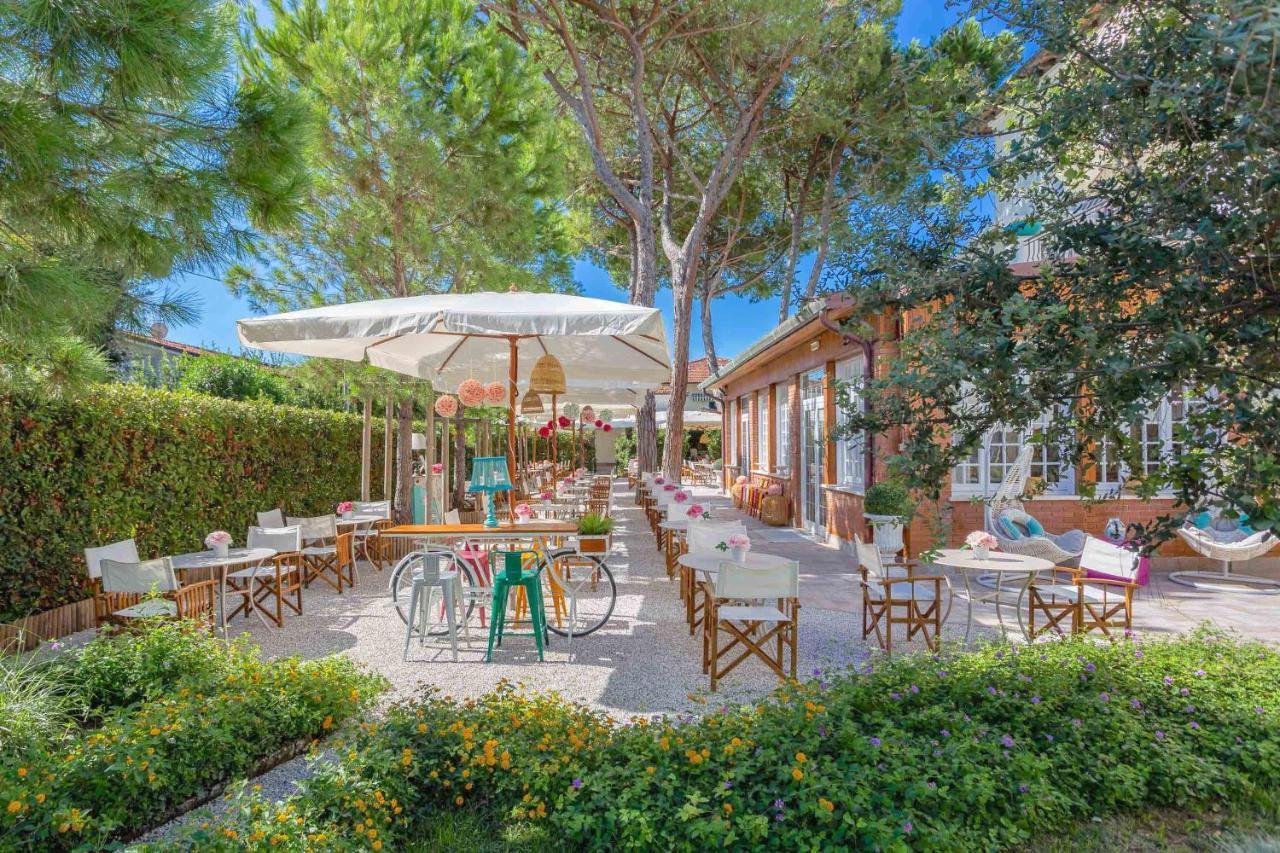 Hotel La Pineta Al Mare Форте дей Марми Екстериор снимка