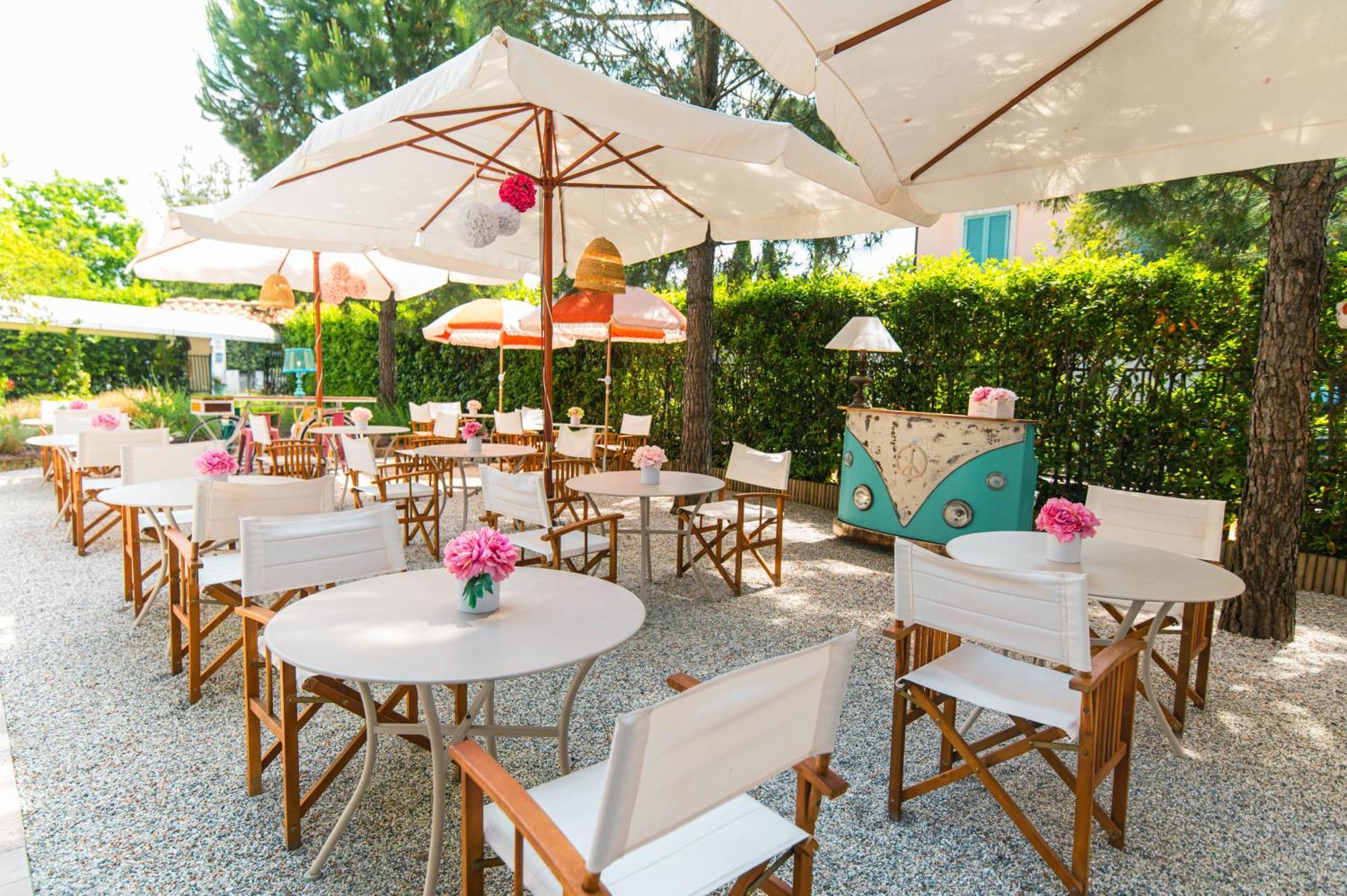 Hotel La Pineta Al Mare Форте дей Марми Екстериор снимка