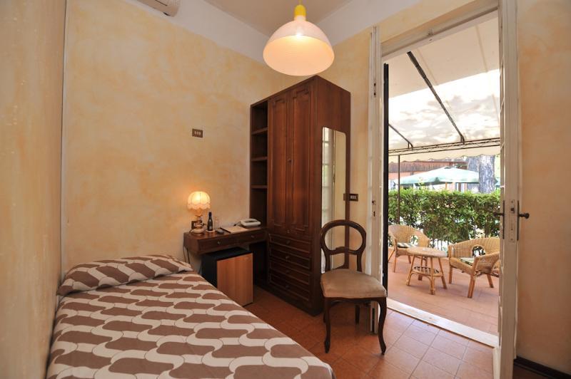 Hotel La Pineta Al Mare Форте дей Марми Екстериор снимка